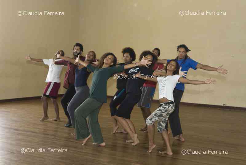 Carmen Luz and Favela Força Group