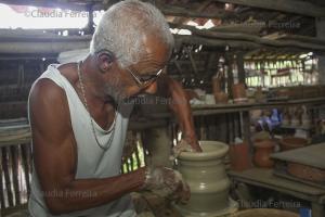 POPULAR ART - CERAMICS