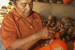 POPULAR ART - CERAMICS