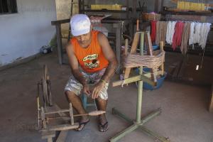 POPULAR ART - WEAVING