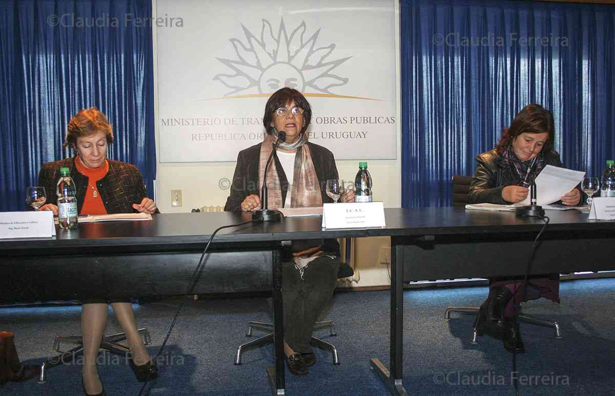 INTERNATIONAL SEMINAR WOMEN MOVING FOR THE RIGHT TO EDUCATION