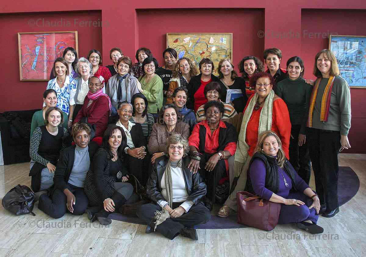 SEMINÁRIO INTERNACIONAL AS MULHERES EM MOVIMENTO PELO DIREITO À EDUCAÇÃO SEMINÁRIO INTERNACIONAL AS MULHERES EM MOVIMENTO PELO DIREITO À EDUCAÇÃO