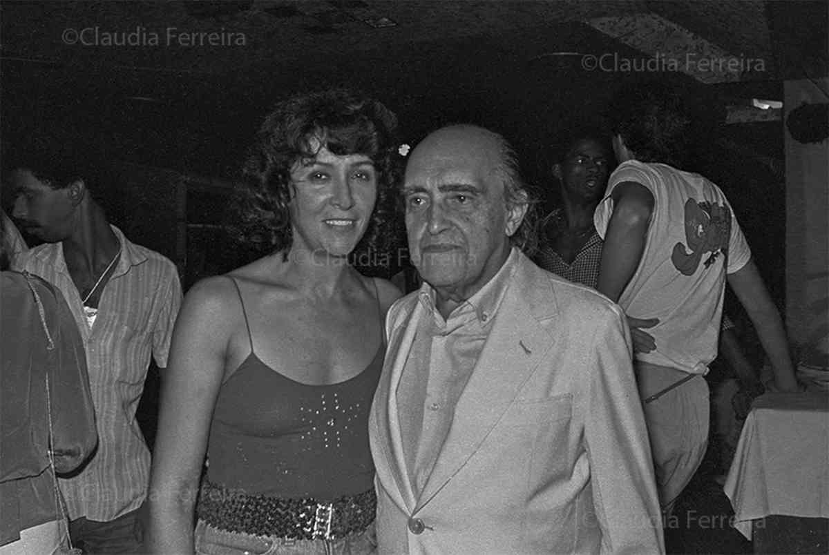 100 PERFORMANCES OF 'LOVE IN A MINEFIELD'