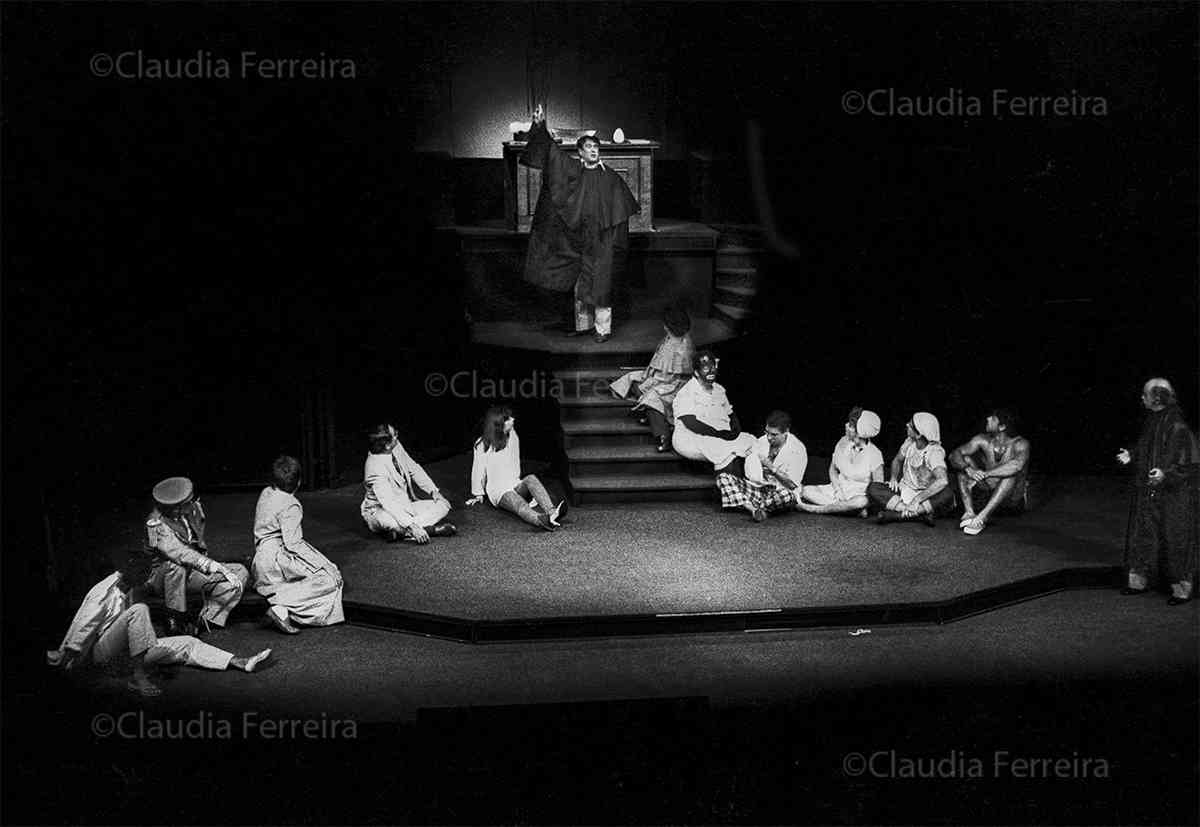 FLÁVIA, CABEÇA ,TRONCO E MEMBROS