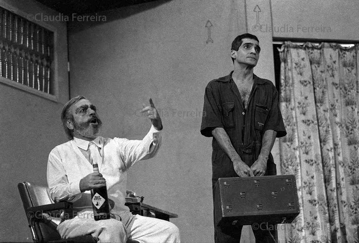 BRASILEIRAS E BRASILEIROS