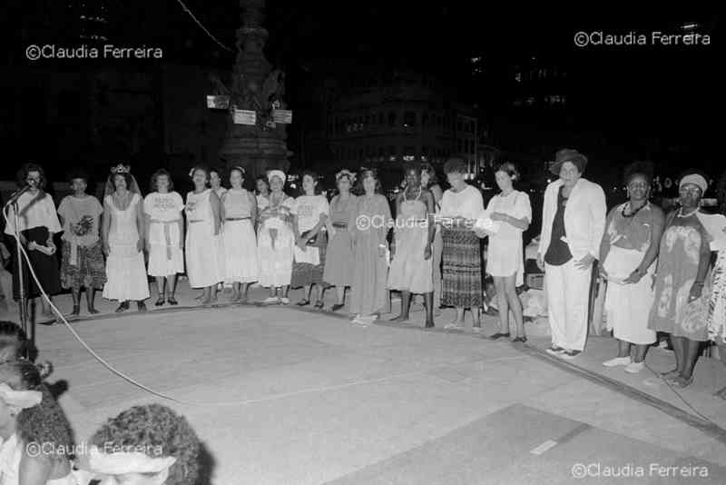 Dia Internacional da Mulher. Missa Fêmea